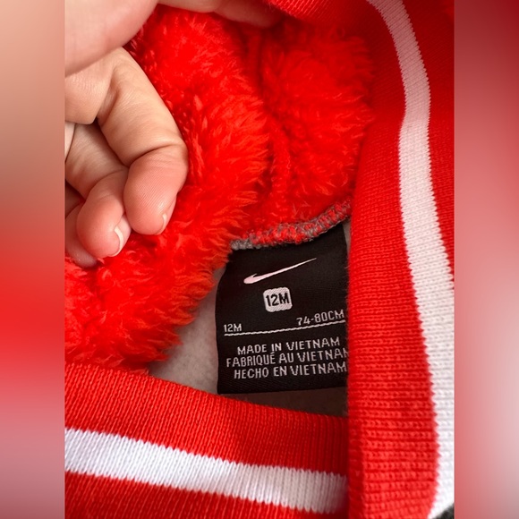 Nike red and gray boys hoodie Size 12M NWT - Picture 3 of 4